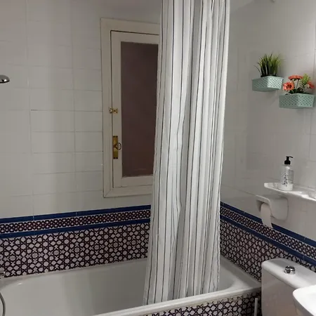 Comfortable And Cozy In The Center Of Apartment *